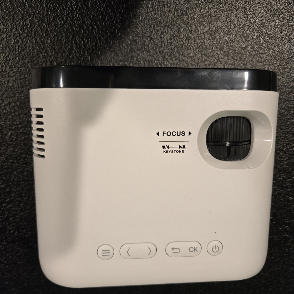 VISSPL Mini Projector with Tripod - Picture 7 of 11